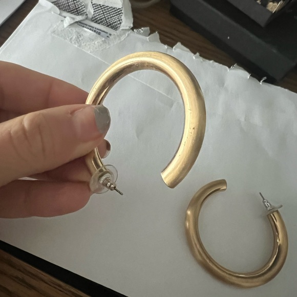 Hoop earrings- never worn - Picture 6 of 7